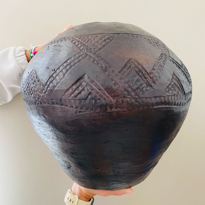 XL Antique African Zulu Pot